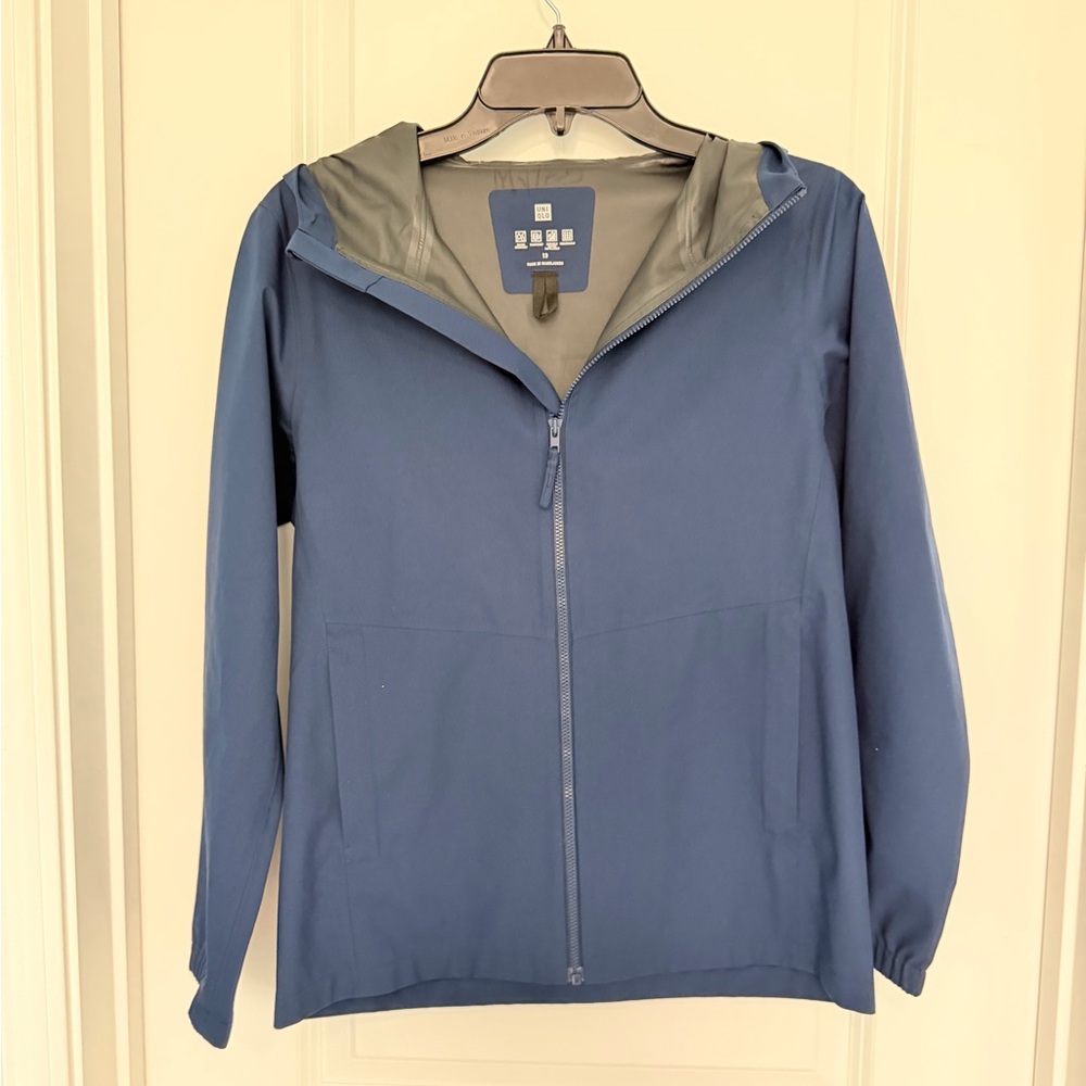 UNIQLO kids blue hooded windbreaker raincoat